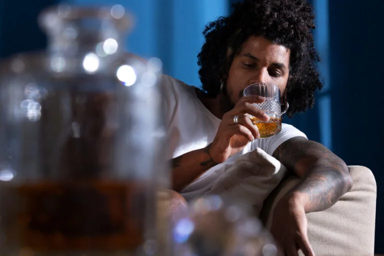 Desafio dos Vícios: Qual é o pior vício para largar? 2 Vicio em Drogas alcool